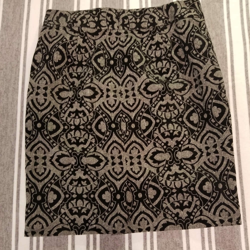 Ann Taylor 4P pencil skirt